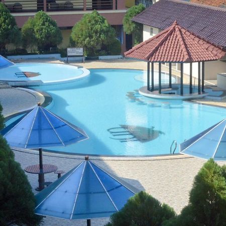 Uni Beach Hotel Pangandaran Buitenkant foto