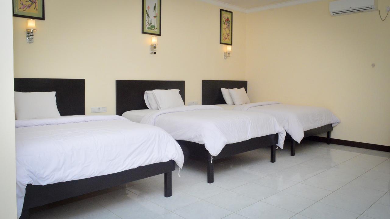 Uni Beach Hotel Pangandaran Buitenkant foto