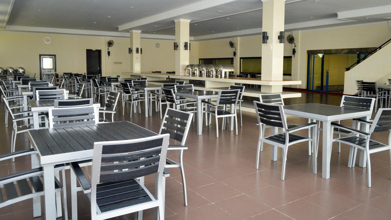 Uni Beach Hotel Pangandaran Buitenkant foto